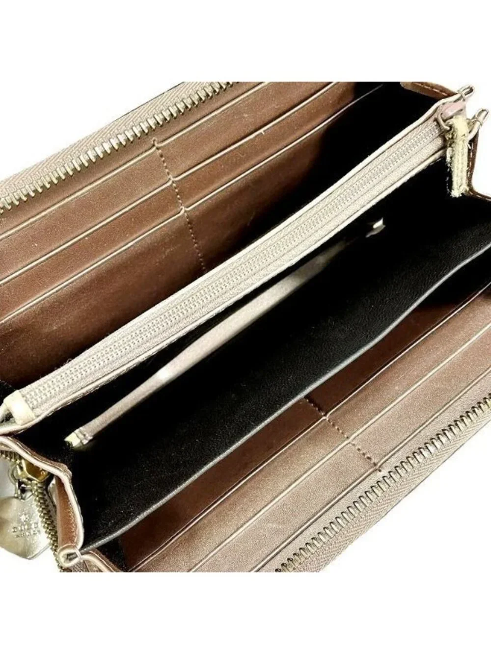 Gucci Micro Guccissima Pink Pearl Enamel Wallet - Picture 3 of 9
